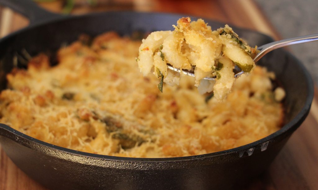 Mac & Cheese with Cauliflower and Spinach 