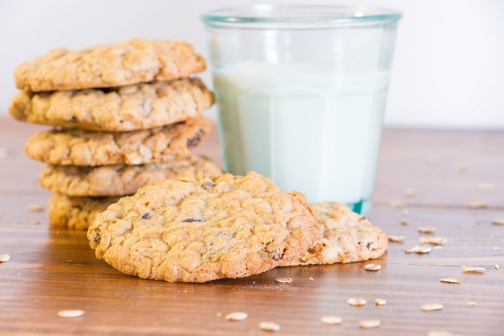 oatmeal and raisin cookies 2